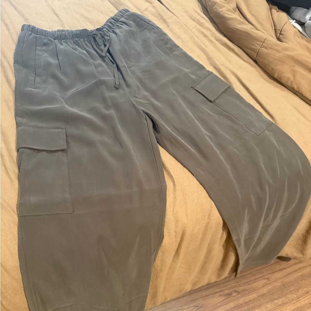 Old Navy Olive Green Wide Leg Cargo Pants